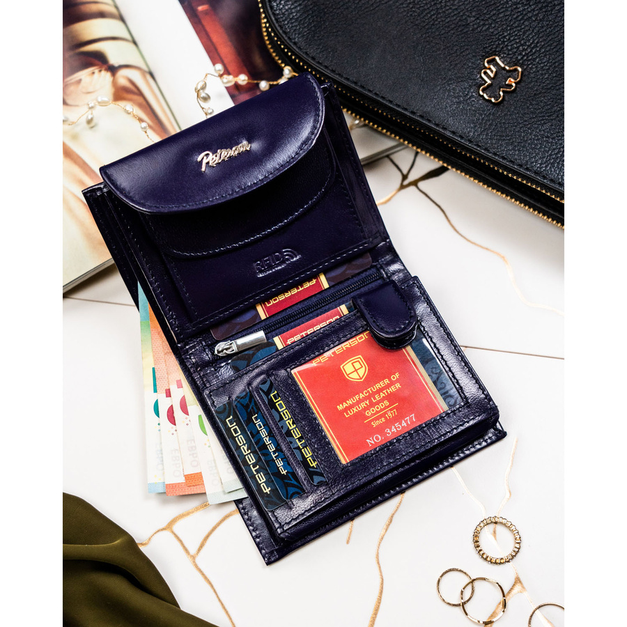 Mały, skórzany portfel damski w fioletowym kolorze - Peterson