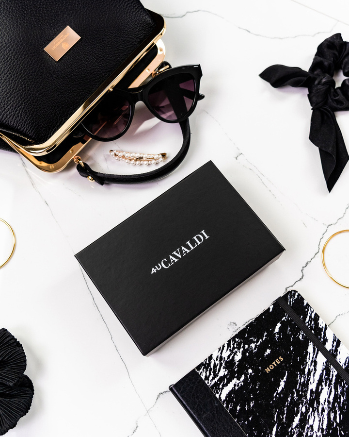 Skórzany portfel damski z dużą sekcją na karty płatnicze - Cavaldi