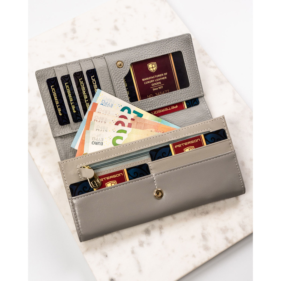 Poziomy, duży portfel damski w kwiatowy wzór z wewnętrzną kieszonką na suwak - Peterson