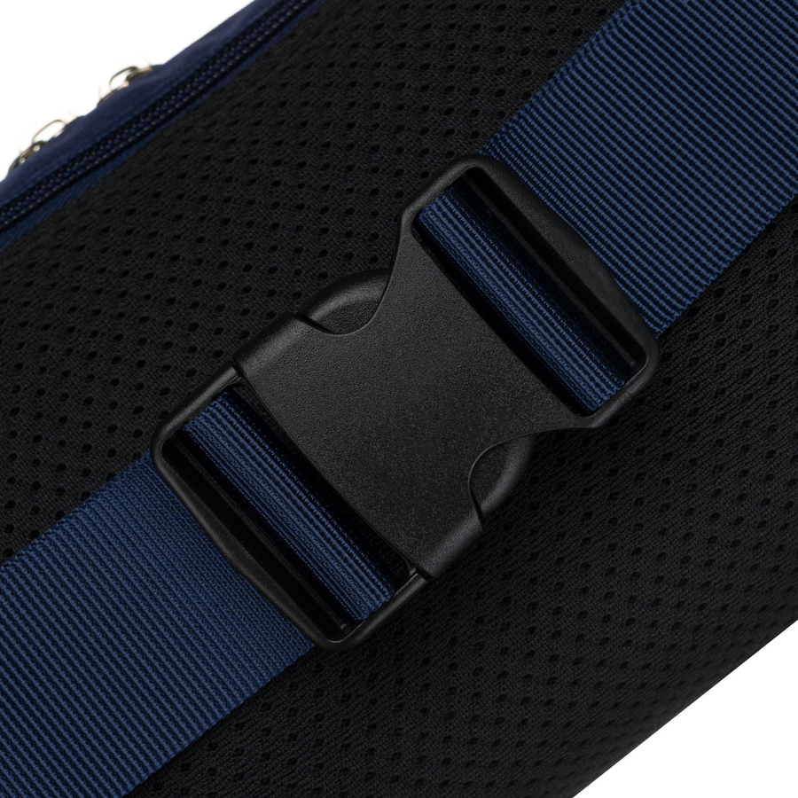 Granatowa, sportowa saszetka z poliestru zamykana suwakiem - Peterson