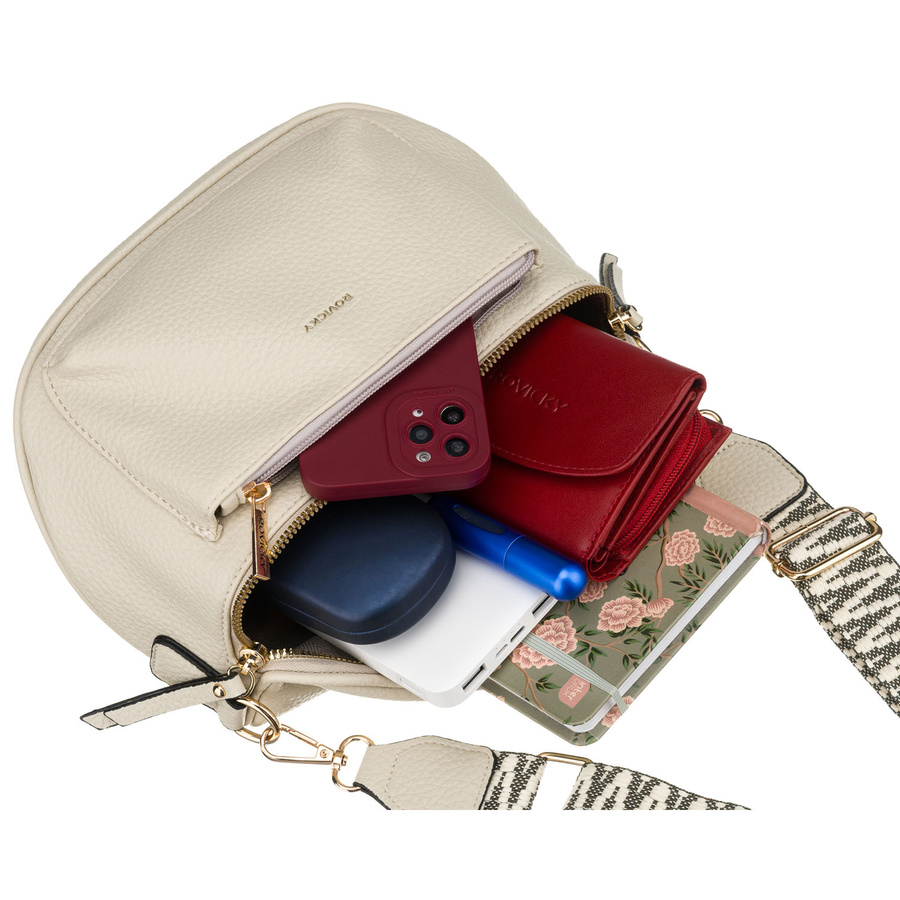 Listonoszka damska ze skóry ekologicznej w beżowym kolorze zamykana suwakiem - Rovicky