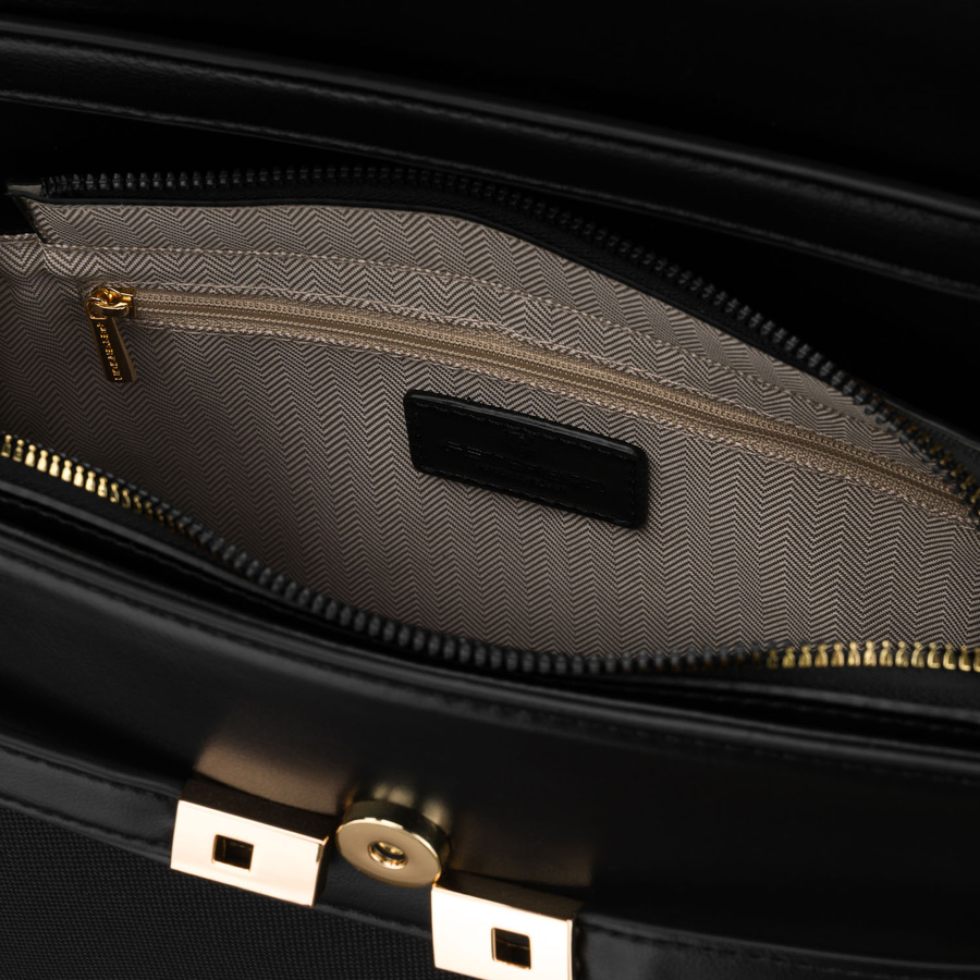 Czarna listonoszka damska wyposażona w nóżki ochronne - Peterson