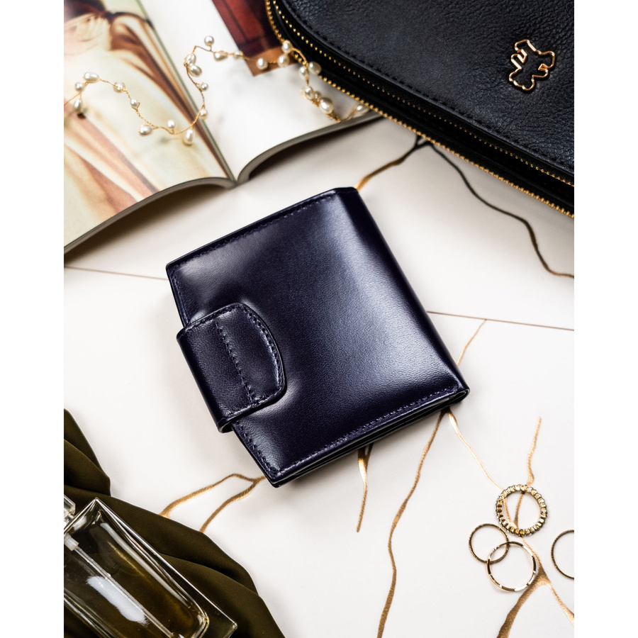 Skórzany, fioletowy portfel damski z systemem RFID, zamykany zatrzaskiem - Peterson