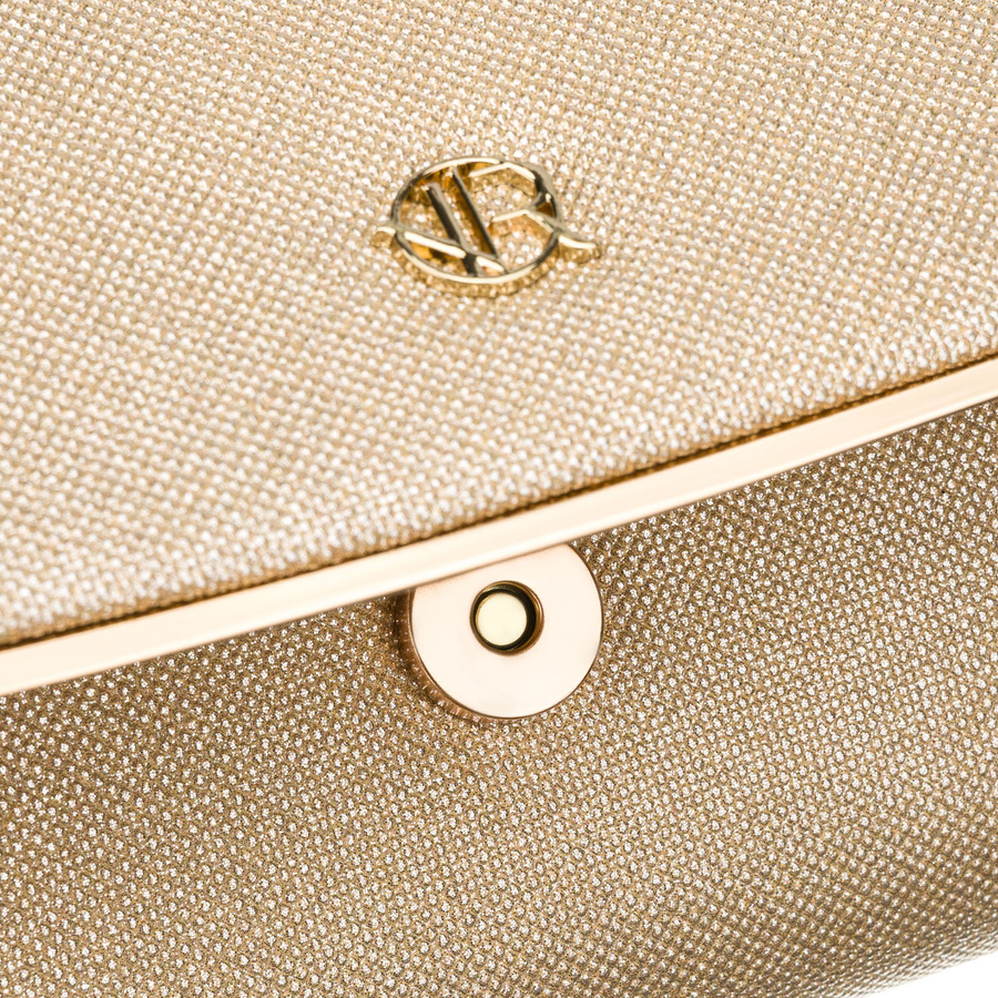 Wizytowa, złota torebka damska wykonana z tkaniny syntetycznej zamykana klipsem magnetycznym - Rovicky