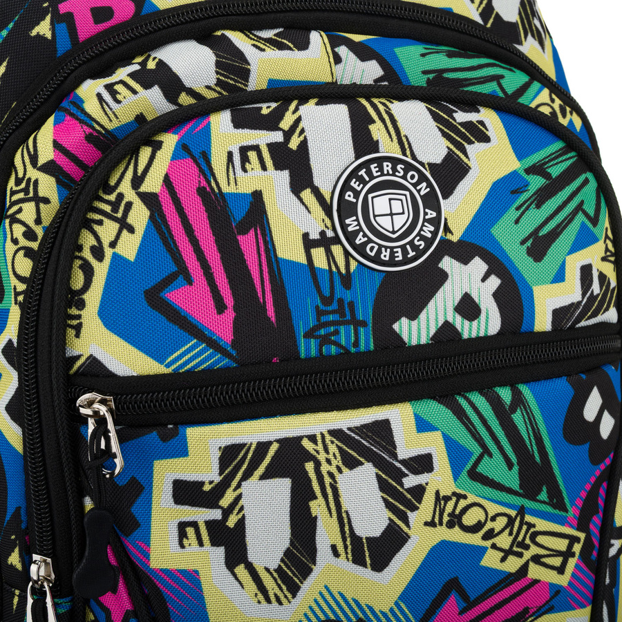 Plecak młodzieżowy do szkoły odszyty z poliestru ze wzorem imitującym graffiti, zawieszony na regulowanych szelkach - Peterson