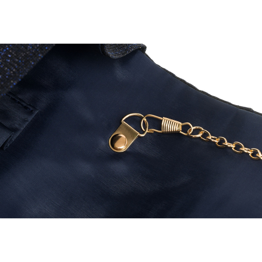 Brokatowa kopertówka damska w granatowym kolorze zawieszona na łańcuszku - Rovicky
