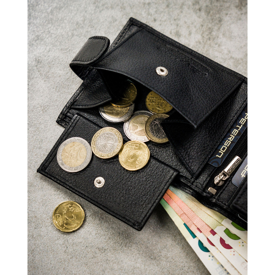 Klasyczny, czarny portfel męski ze skóry naturalnej zamykany zatrzaskiem - Peterson