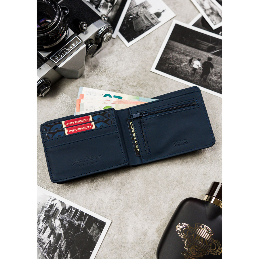 Granatowy portfel męski z modnym, geometrycznym wzorem - Peterson