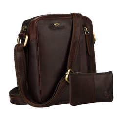 Skórzana listonoszka męska w brązowym kolorze zawieszona na regulowanym pasku - Peterson