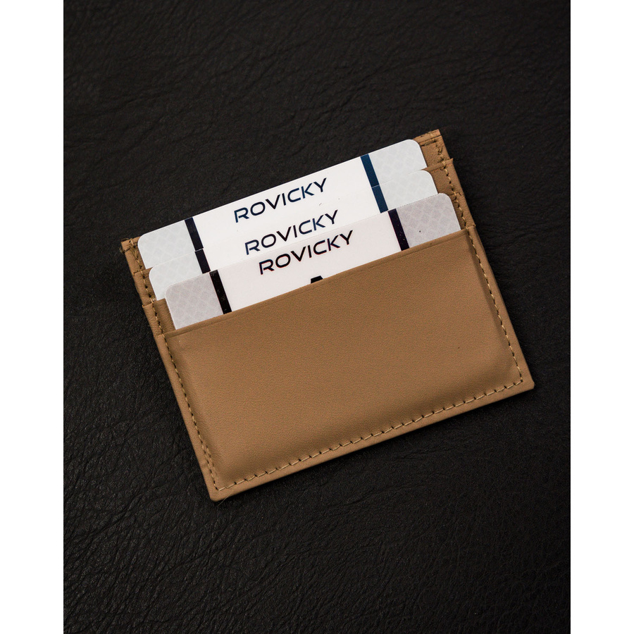 Eleganckie etui na karty ze skóry naturalnej w beżowym kolorze