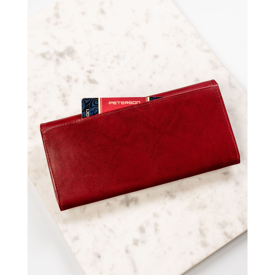 Duży, skórzany portfel damski w czerwonym kolorze zamykany na zatrzask - Peterson