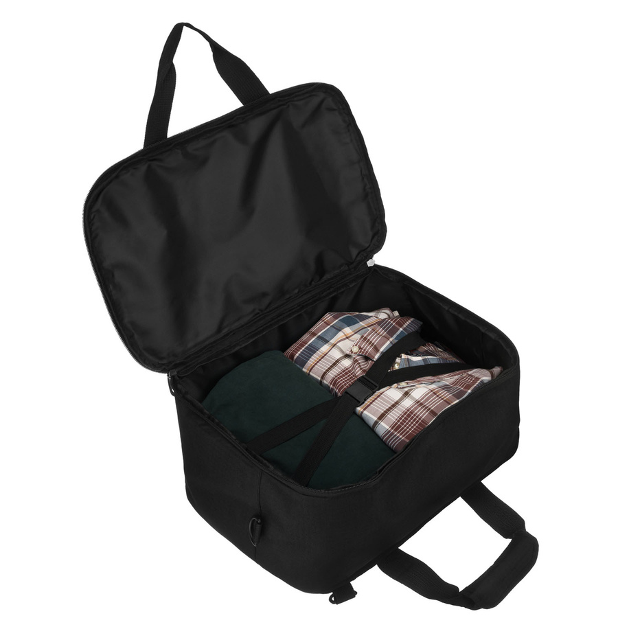 Plecak podróżny w czarnym kolorze zamykany suwakiem, idealny na bagaż podręczny - Peterson