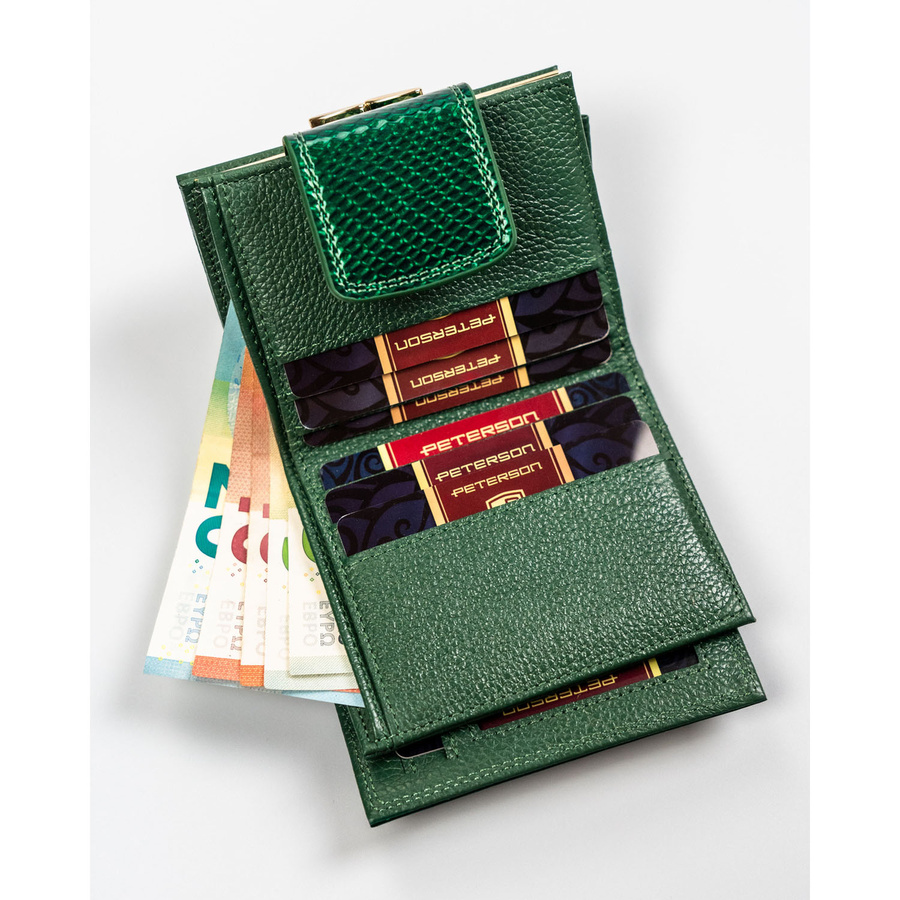 Portfel damski wykonany ze skóry naturalnej w zielonym kolorze zamykany zatrzaskiem i biglem - Peterson