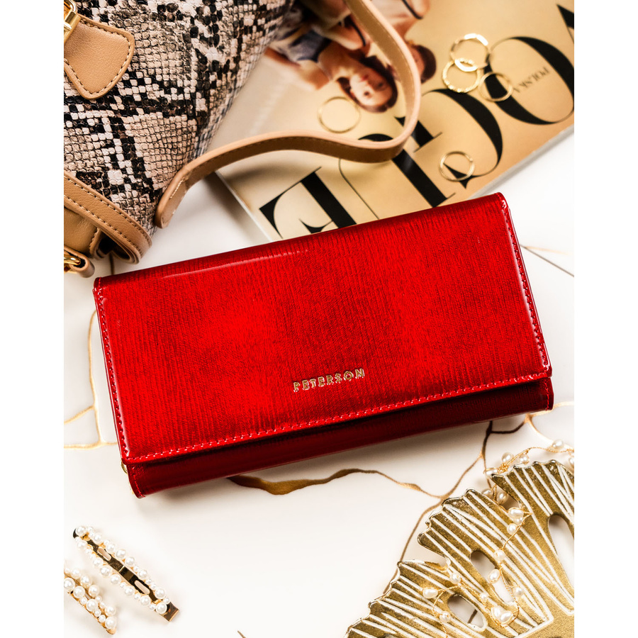 Czerwony portfel damski ze skóry naturalnej zamykany na zatrzask - Peterson