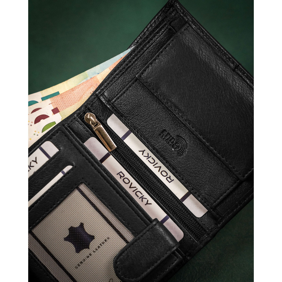 Duży, skórzany portfel męski w czarnym kolorze wyposażony w system RFID - Rovicky