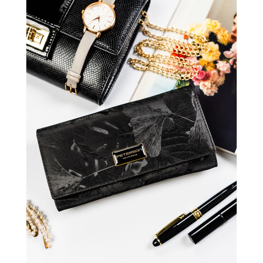 Duży portfel damski ze skóry naturalnej i ekologicznej w czarnym kolorze, zamykany zatrzaskiem - Peterson