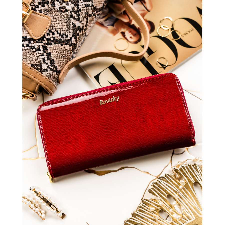 Czerwony portfel-piórnik damski z lakierowanej skóry naturalnej wyposażony w system RFID - Rovicky