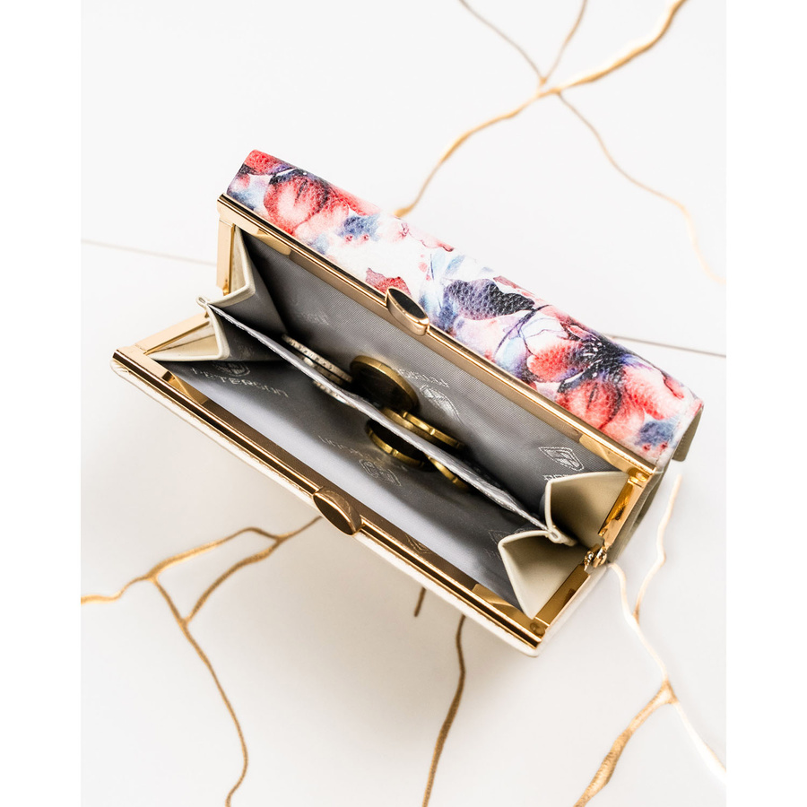 Portfel damski wykonany ze skóry naturalnej i ekologicznej wyposażony w system RFID - Peterson