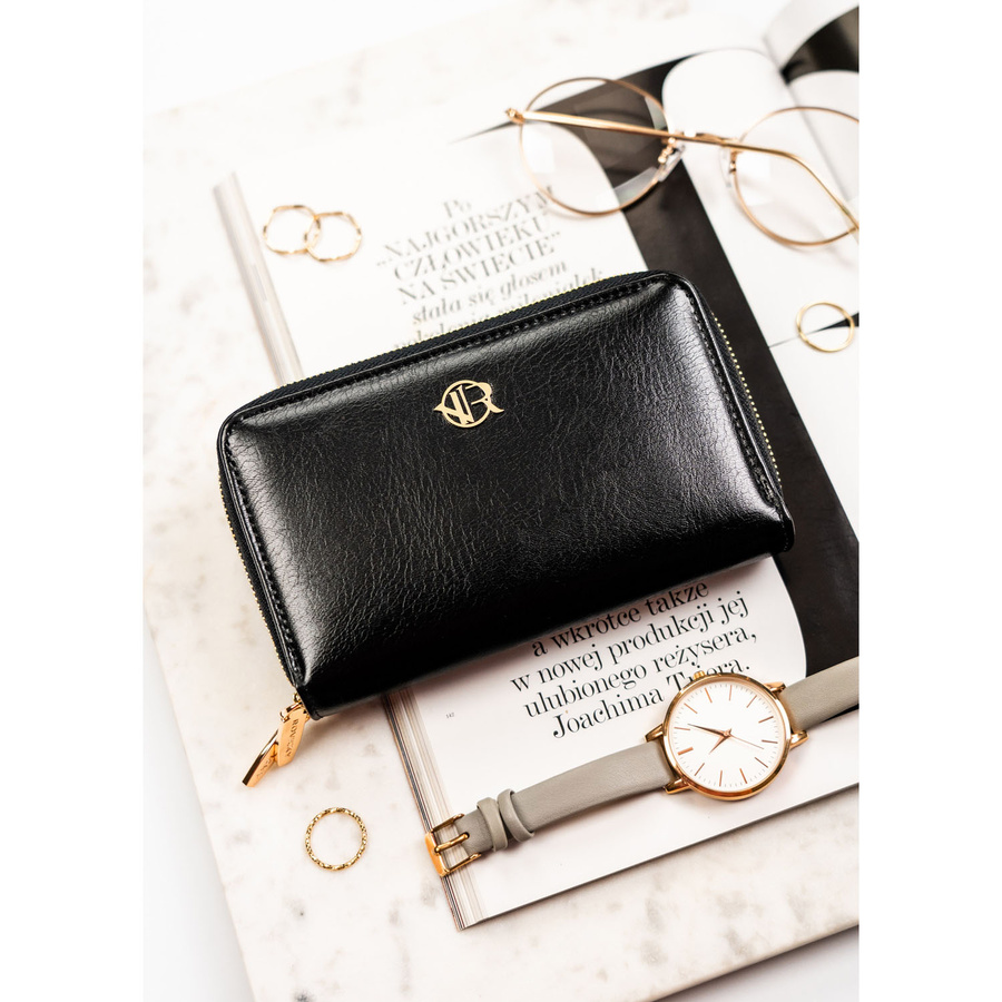 Duży, czarny portfel damski ze skóry ekologicznej zamykany suwakiem - Rovicky