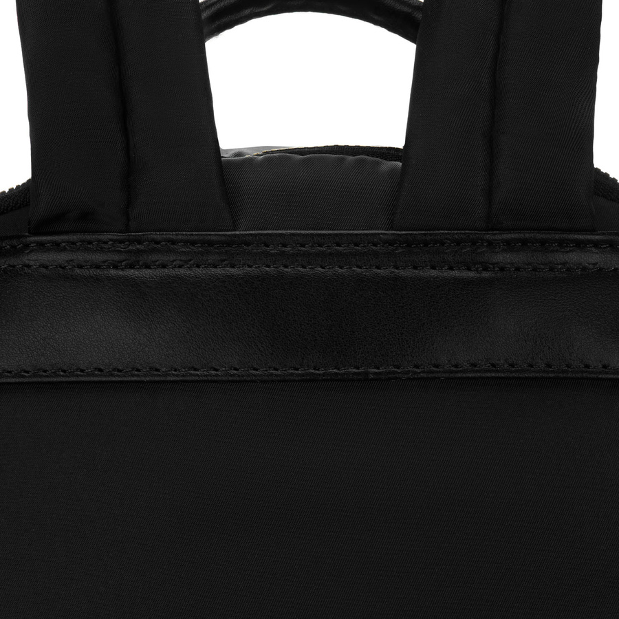 Miejski plecak damski z poliestru w czarnym kolorze, zawieszony na regulowanych szelkach - Peterson