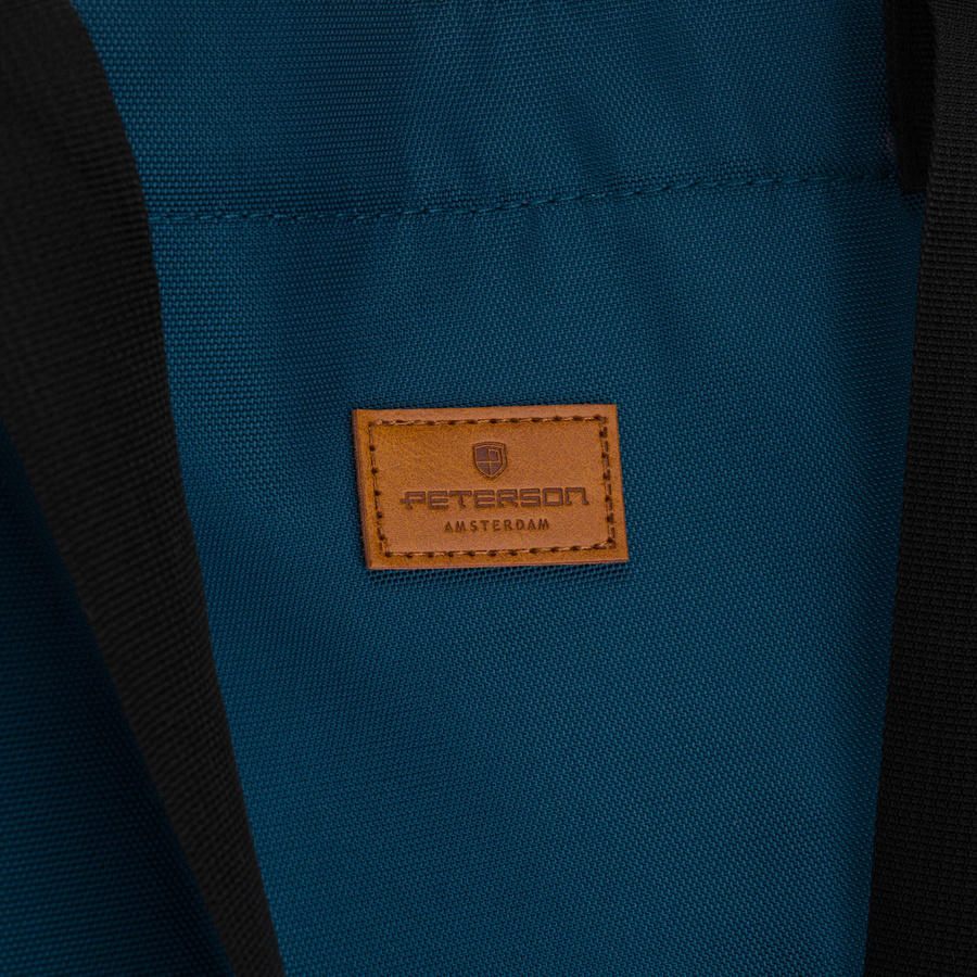 Turkusowa shopperka damska zawieszona na wygodnych uchwytach i doczepianym pasku, zamykana suwakiem - Peterson