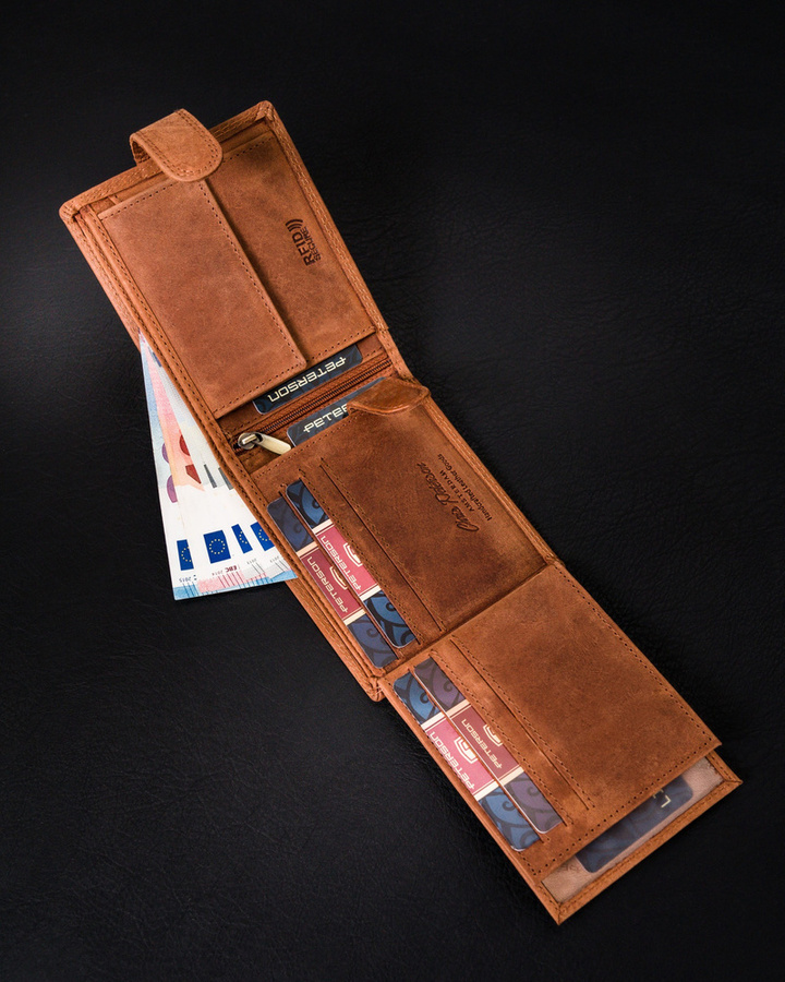Poziomy portfel męski ze skóry naturalnej, system RFID Protect - Peterson