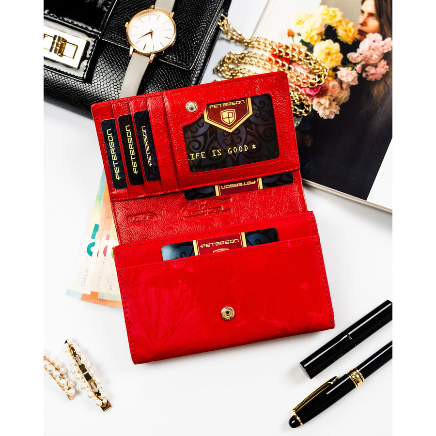 Czerwony, duży portfel damski ze skóry naturalnej i ekologicznej zamykany na zatrzask - Peterson