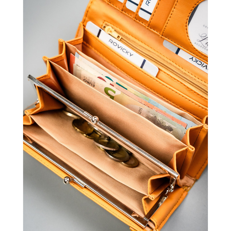 Brązowy, poziomy portfel damski ze skóry ekologicznej zamykany zatrzaskiem - 4U Cavaldi