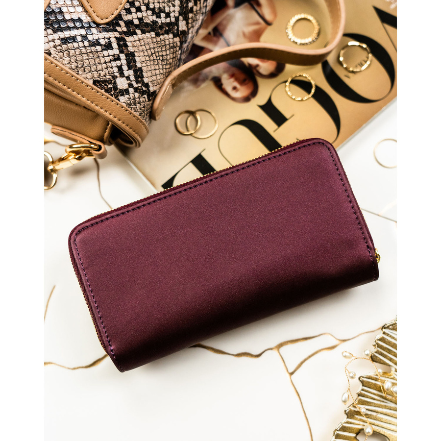 Fioletowy portfel damski ze skóry naturalnej i ekologicznej zamykany na zatrzask i suwak - Peterson