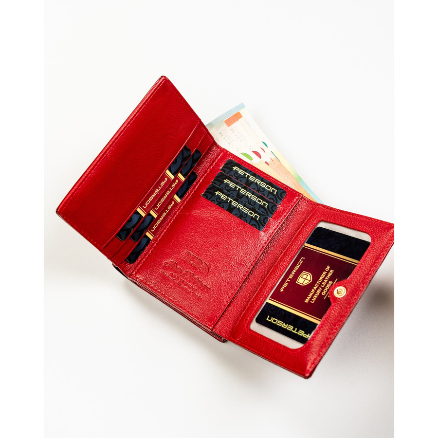 Portfel damski z lakierowanej skóry naturalnej w czerwonym kolorze - Peterson