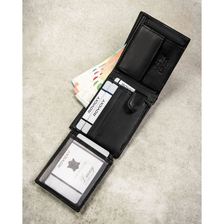 Mały, czarny portfel męski ze skóry naturalnej wyposażony w system RFID - Rovicky