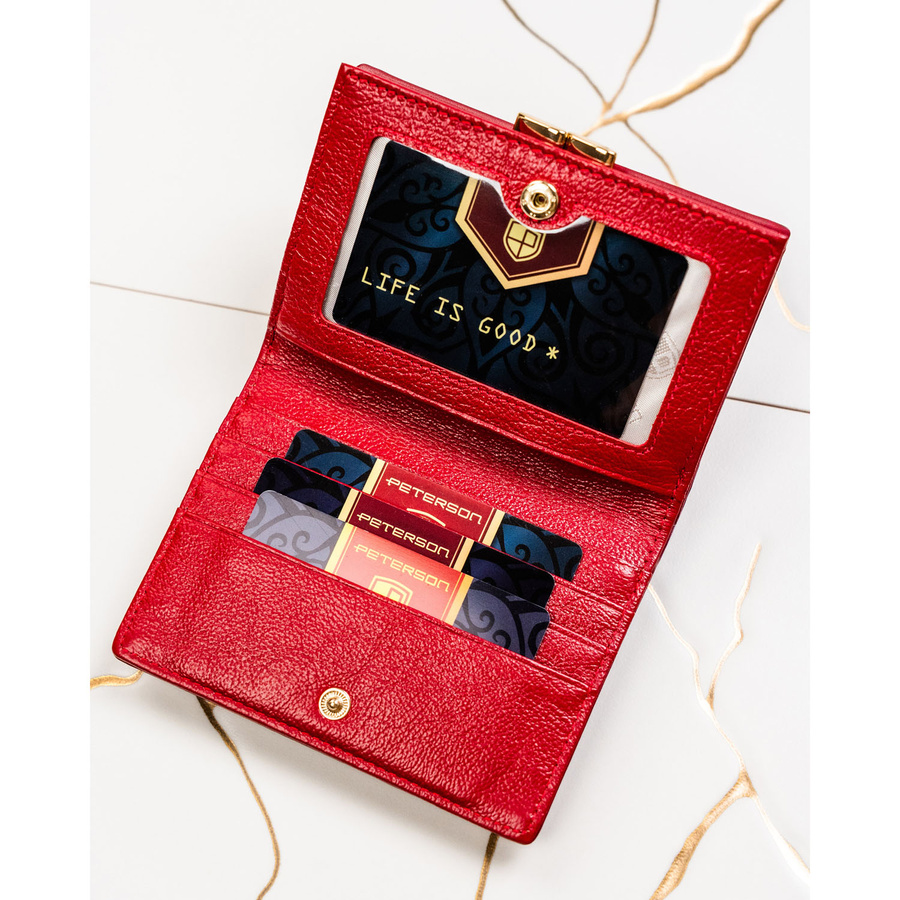 Średniej wielkości, czerwony portfel damski wykonany ze skóry naturalnej i ekologicznej - Peterson