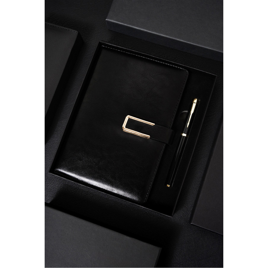 Elegancki zestaw prezentowy: czarny notes A5 i długopis z czarnym wkładem - Peterson
