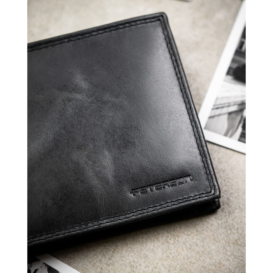 Duży, skórzany portfel męski w czarnym kolorze wyposażony w system RFID - Peterson