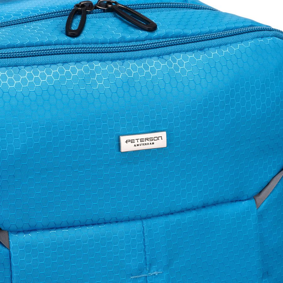 Podróżny plecak z poliestru w niebieskim kolorze wyposażony w oddychające szelki - Peterson