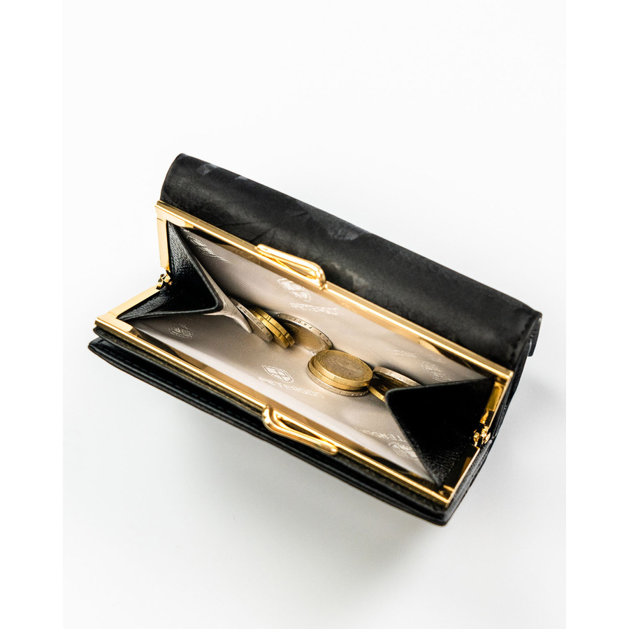 Poziomy, modny portfel damski ze skóry naturalnej i ekologicznej w czarnym kolorze - Peterson