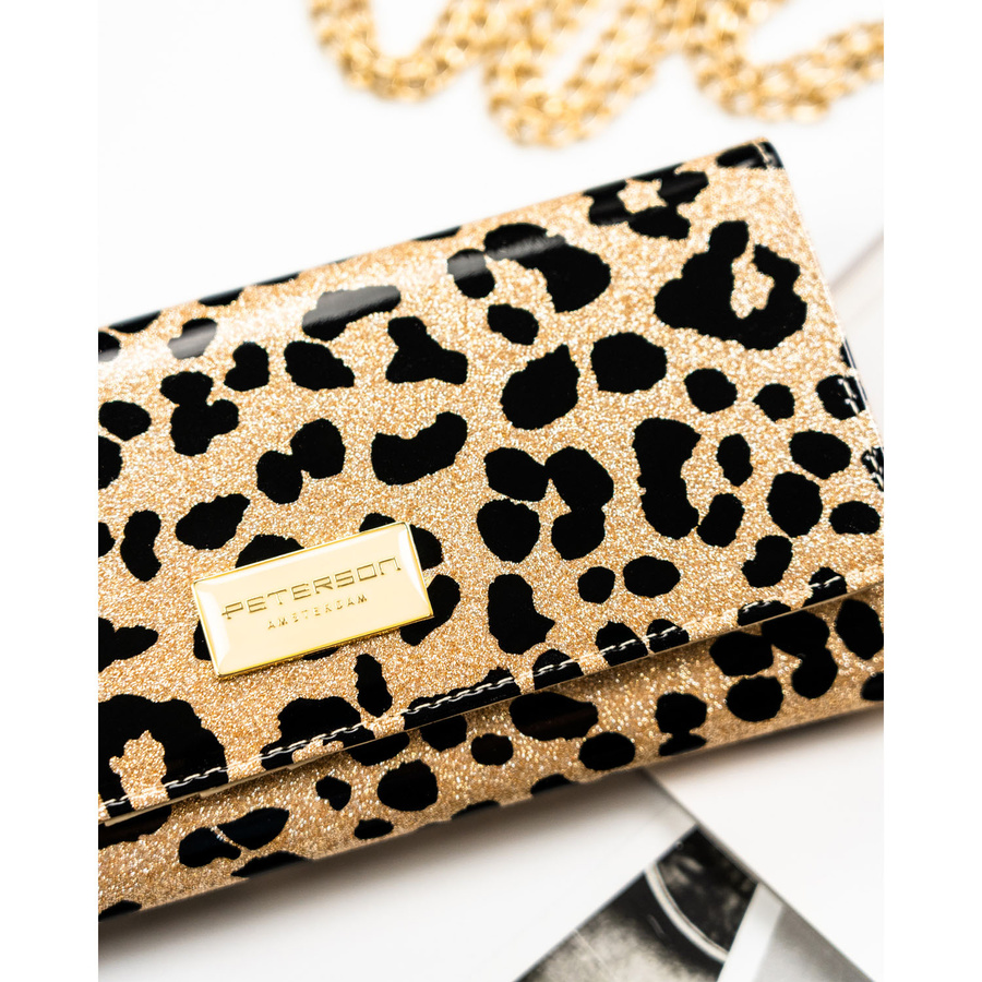 Duży portfel damski ze skóry ekologicznej i naturalnej w złotym kolorze zamykany zatrzaskiem - Peterson