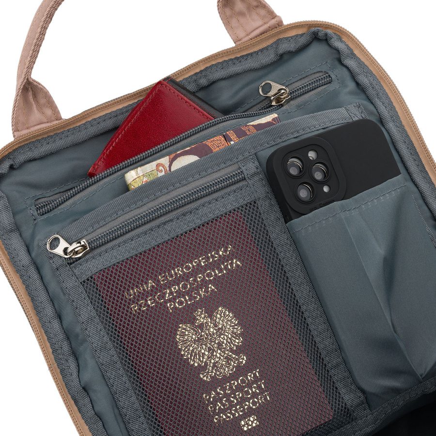 Beżowy, duży plecak damski wykonany z poliestru i skóry ekologicznej - Peterson