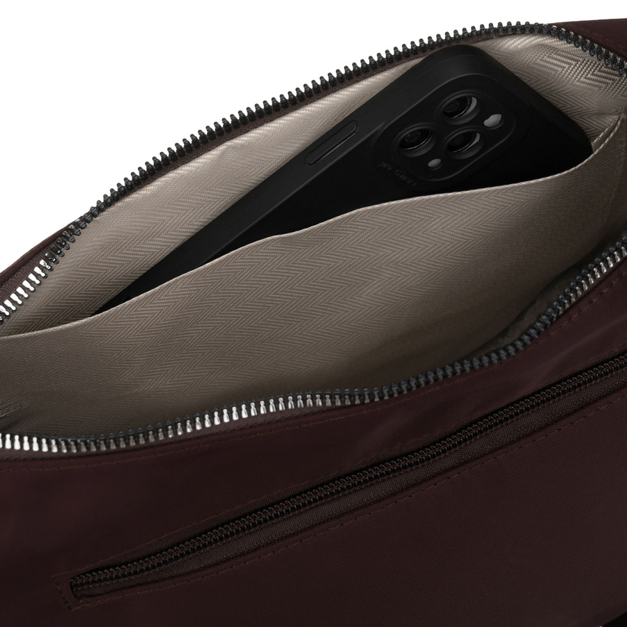 Listonoszka damska z poliestru w bordowym kolorze, jednokomorowa z zewnętrzną kieszonką - Peterson