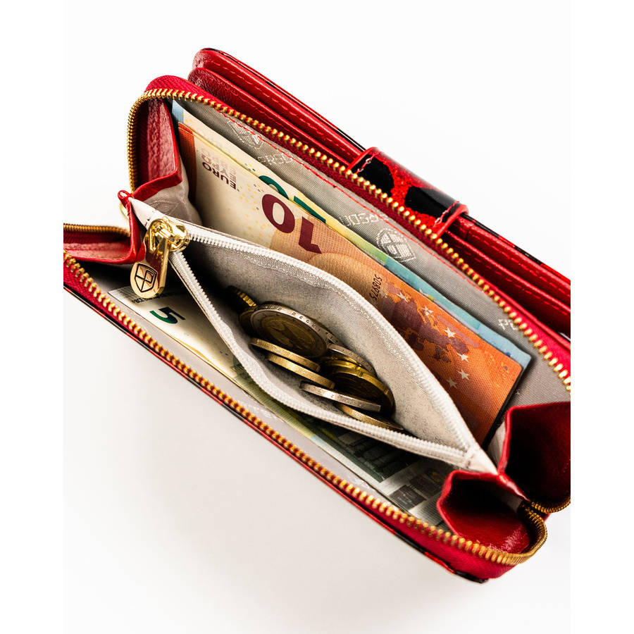 Czerwony, pionowy portfel damski ze skóry ekologicznej i naturalnej w cętki, wyposażony w system RFID - Peterson