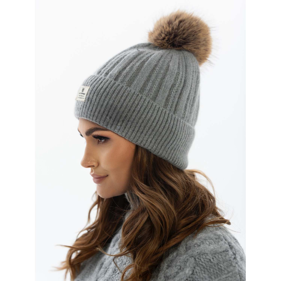 Ciepła czapka damska z futrzanym pomponem szara - Peterson