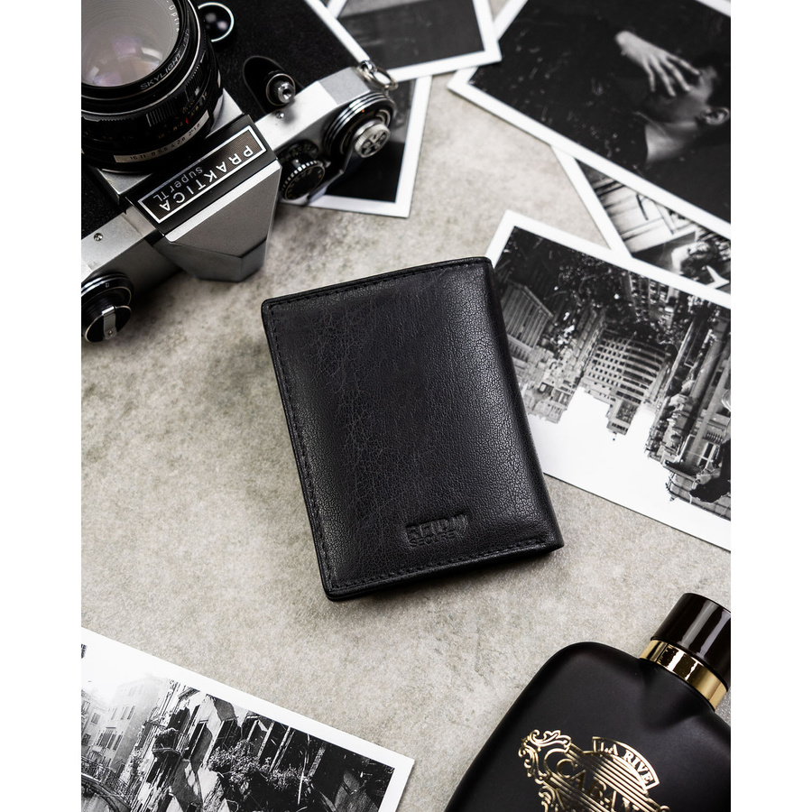Pionowy portfel męski ze skóry naturalnej w czarnym kolorze, model bez ...