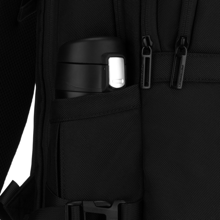 Plecak podróżny z poliestru w czarnym kolorze z miejscem na laptopa - Peterson