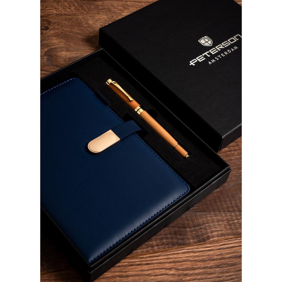Zestaw prezentowy: elegancki, granatowy notes A5 w linie i długopis z czarnym wkładem - Peterson