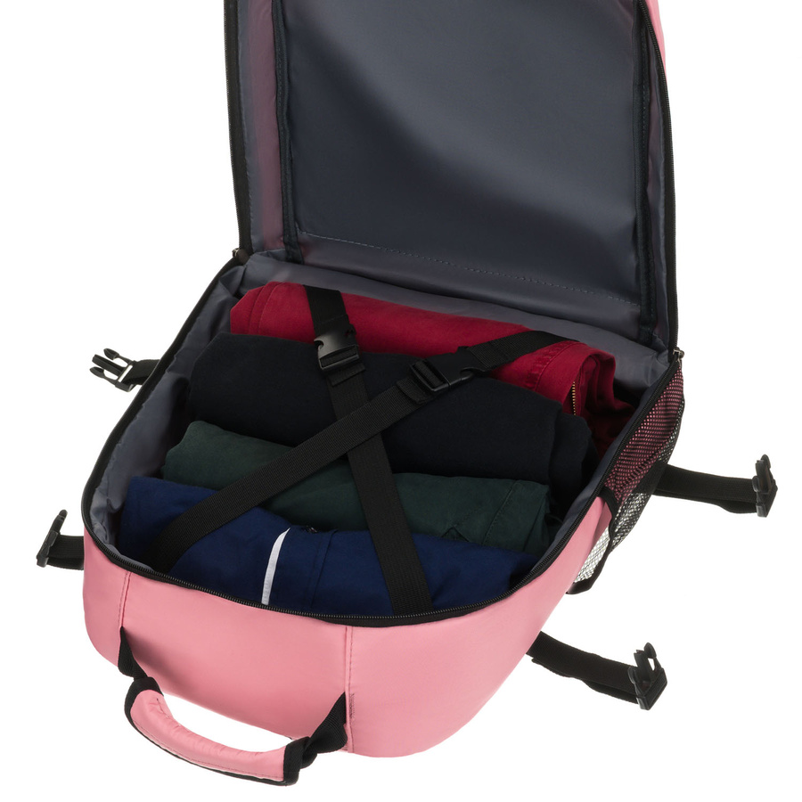 Różowy plecak podróżny zawieszony na regulowanych szelkach - Peterson