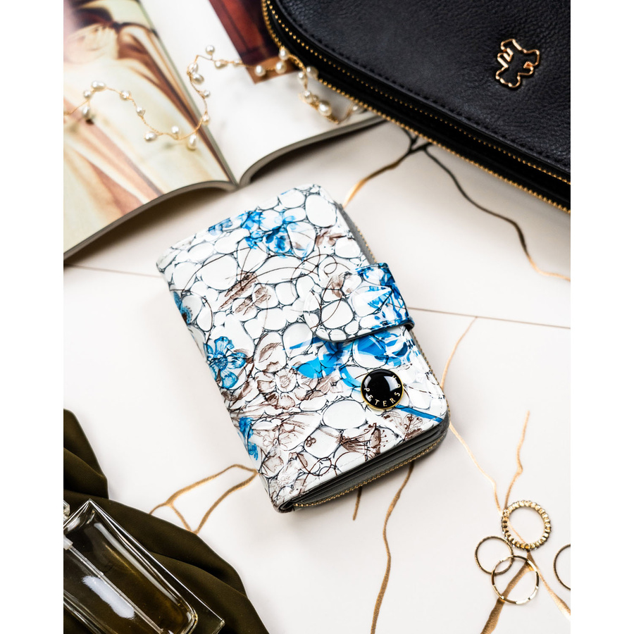 Pojemny, białoniebieski portfel damski ze skóry naturalnej z systemem RFID - Peterson