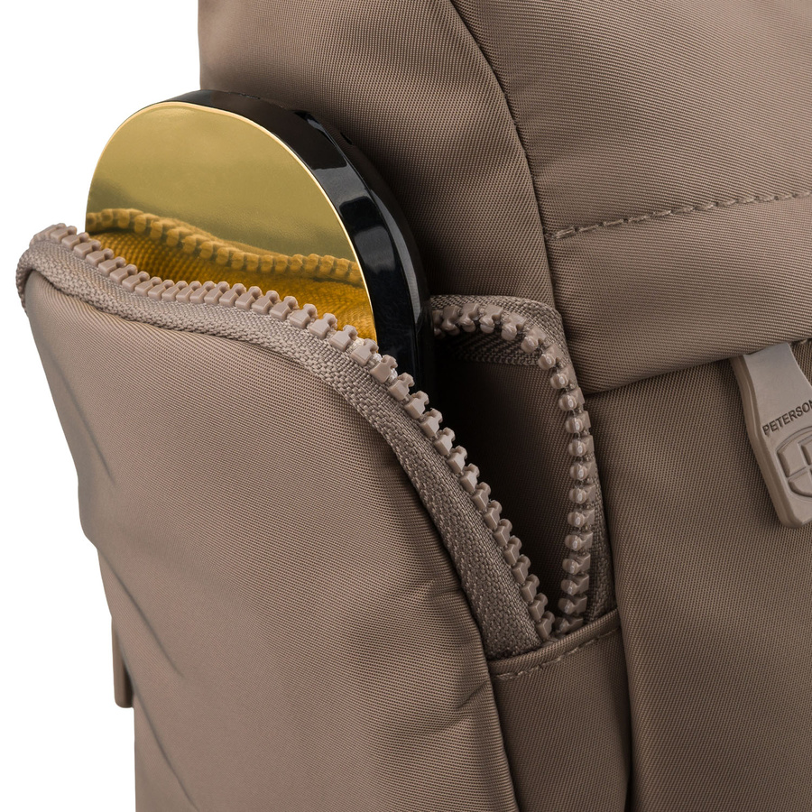 Beżowa listonoszka damska z poliestru zawieszona na szerokim pasku, dwukomorowa - Peterson