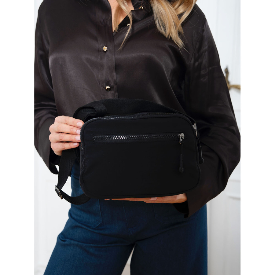 Codzienna listonoszka damska w czarnym kolorze z wytrzymałego poliestru - Peterson