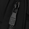Czarny plecak damski wykonany z poliestru, jednokomorowy i zamykany suwakiem - Peterson
