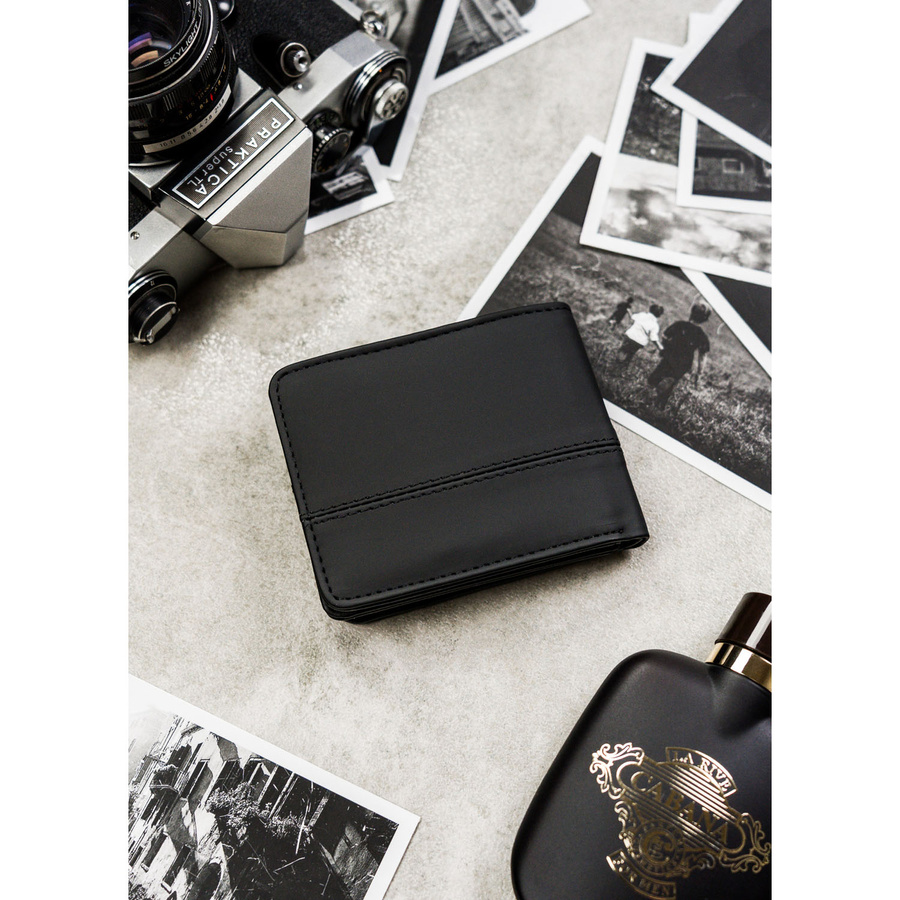 Czarny portfel męski w orientacji poziomej wykonany ze skóry ekologicznej - Peterson
